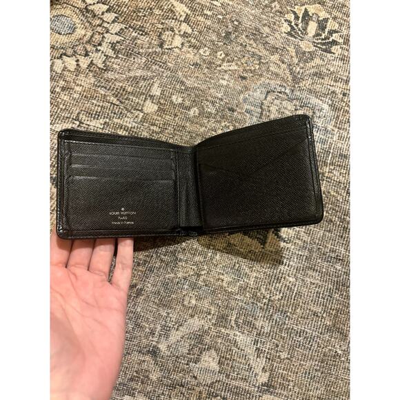 Louis Vuitton Mens Tiaga Leather Wallet - Picture 7 of 7